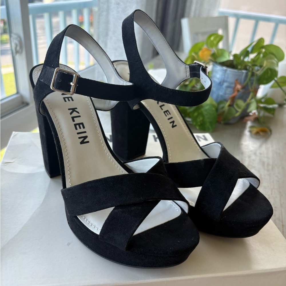 Size 10 Anne Klein Black Heels